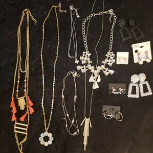 lot of jewelry 7 necklaces and 6 pair of earrings